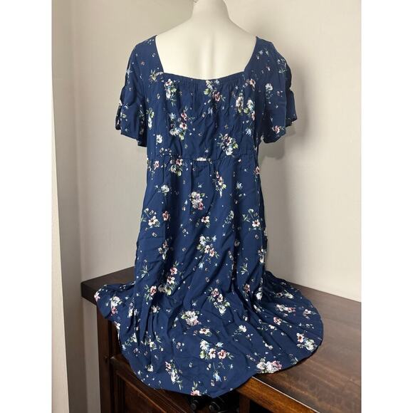 Torrid Navy Blue with Floral Babydoll Challis Lace-Up Hi Low Top 1X NWT - Picture 7 of 12